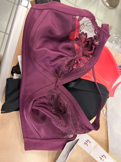 Lot de trois soutien-gorges Taille 95 B
...