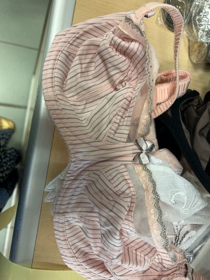 Lot de trois soutien-gorge Taille 85 G
EMPREINTE
PRIMA...