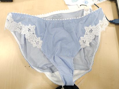 Lot de quatre culottes taille
42
EMPREINTE
WACOAL
MARIE...