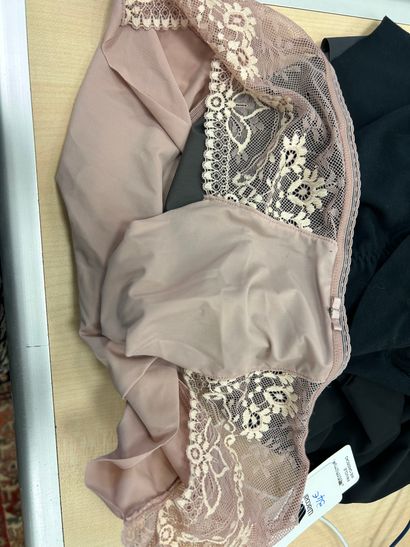 Lot de quatre culottes hautes
WACOAL