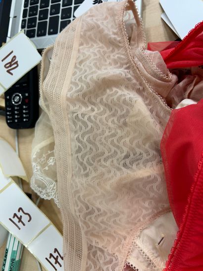 Lot de quatre culottes Taille M
WACOAL
W...