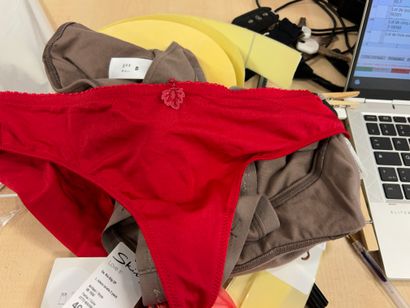 Lot de trois soutien-gorges Taille 42
CO...