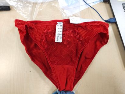 Lot de quatre culottes taille
42
CHANTELLE
PRIMA...