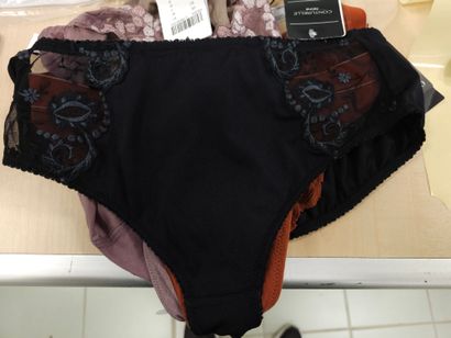 Lot de quatre culottes taille
42
MARIE JO
CHANTELLE
CONTURELLE
PRIMA...