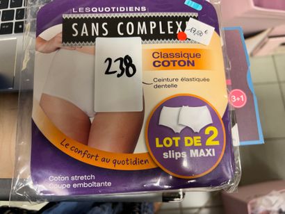 une boite de 4 culottes SLOGGI taille 42
2...