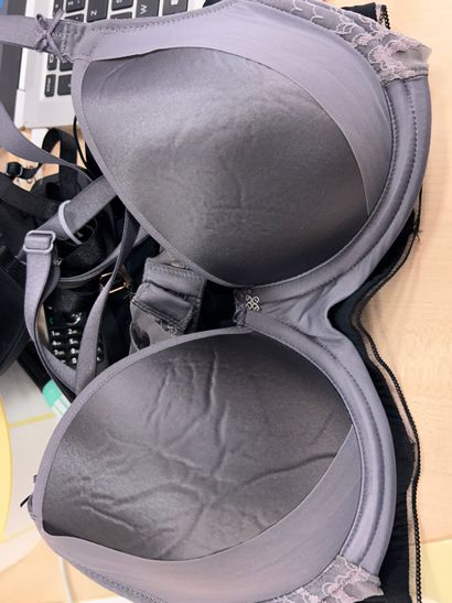 Lot de trois soutien-gorge Taille 90 C
R...