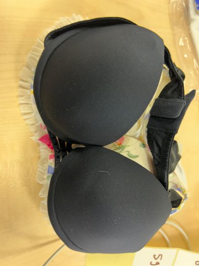 Lot de trois soutien-gorges Taille 85 B
...