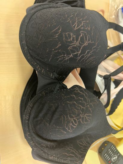 Lot de trois soutien-gorges Taille 90 C
...