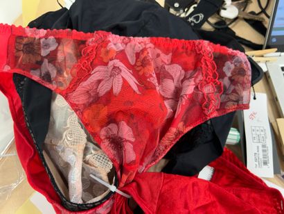 Lot de quatre culottes Taille 42
PRIMA DONNA
EMPREINTE
PRIMA...