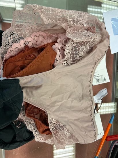 Lot de quatre culottes Taille 40
2 Prima...