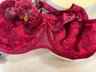 Lot de trois soutien-gorges Taille 85 D
EMPREINTE
PRIMA...