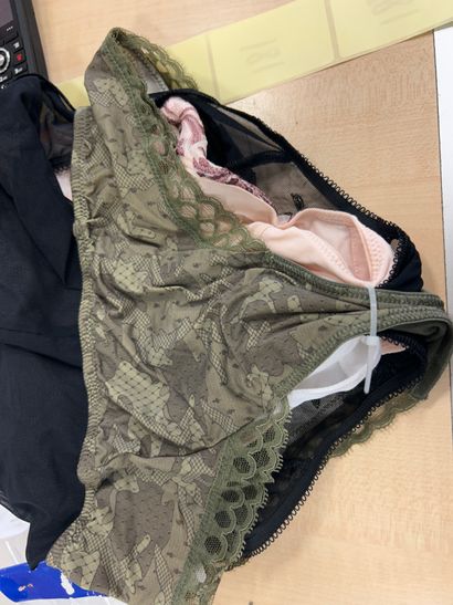 Lot de quatre culottes Taille 40
ANITA
CHANTELLE
PRIMA...