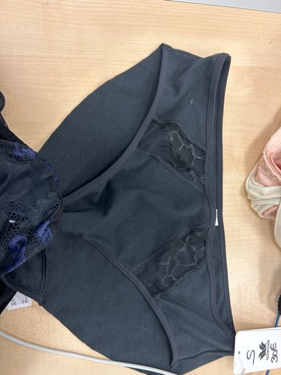 Lot de quatre culottes Taille S
Lot de quatre...