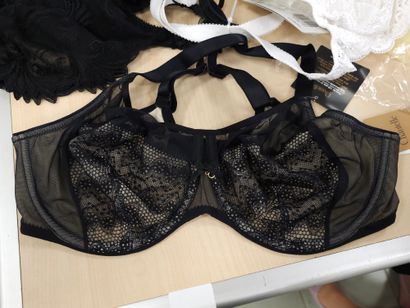 Lot de trois soutien-gorge taille 100 E
...