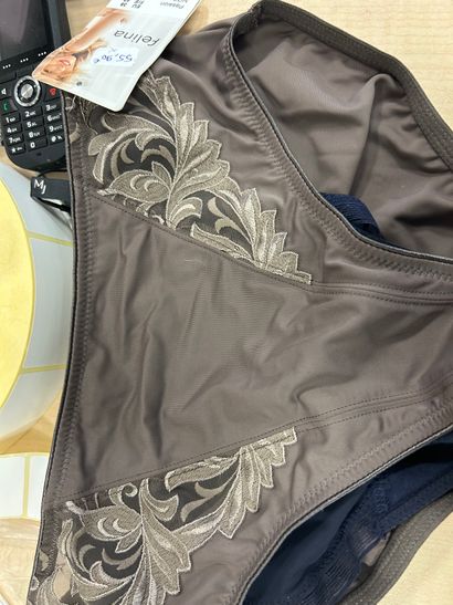 Lot de quatre culottes Taille 40
CHANTELLE
PRIMA...