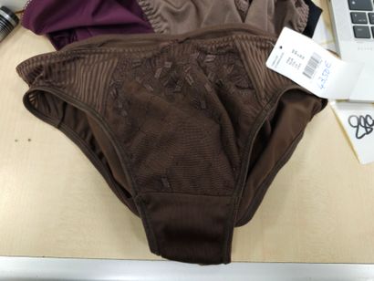 Lot de quatre culottes taille
42
TRIUMPH...