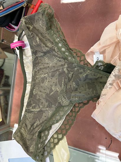 Lot de quatre culottes Taille 38
2 prima...