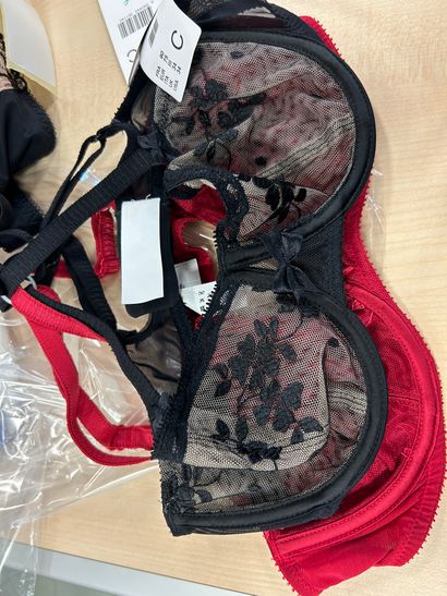 Lot de trois soutien-gorges Taille 90 C
...