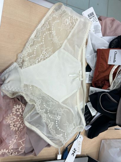 Lot de quatre culottes Taille XL
3 WACOA...