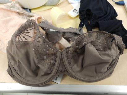 Lot de trois soutien-gorge taille 
105B
PRIMA...