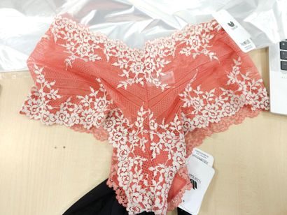 Lot de quatre culottes taille
L
WACOAL