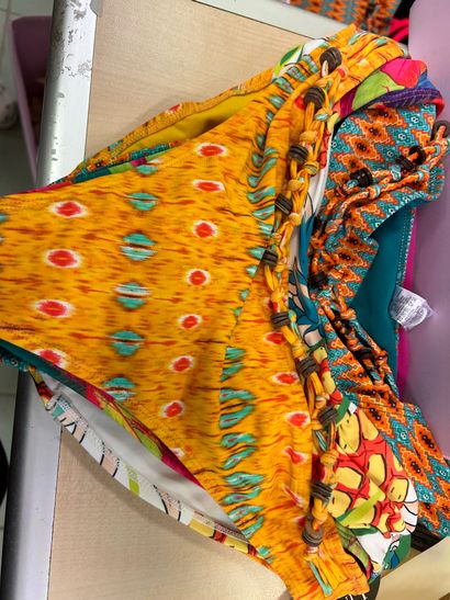 LINGA DORE BEACH - quatre bas de maillots...