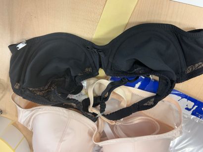 Lot de trois soutien-gorges Taille 95 B
LINGA...