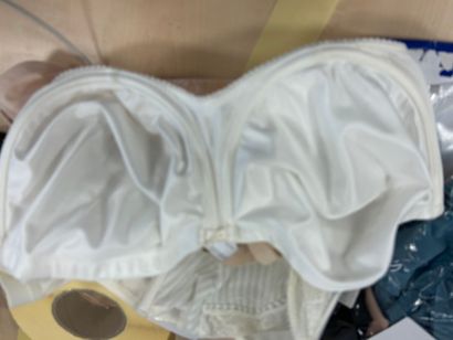 Lot de trois soutien-gorges Taille 105 E
PRIMA...