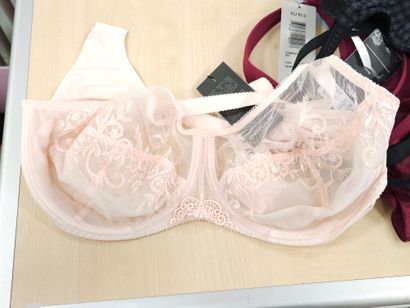 Lot de trois soutien-gorge taille 100 D
...