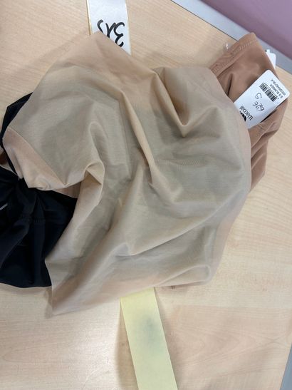 Lot de trois culottes taille S
WACOAL