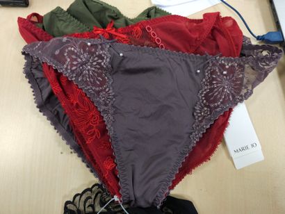 Lot de quatre culottes taille
42
TRIUMPH
MARIE...