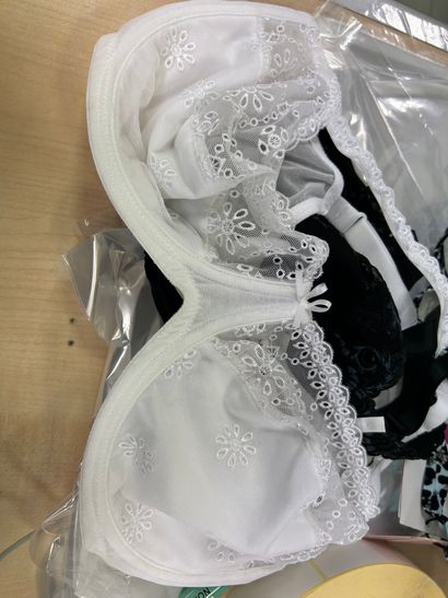 Lot de trois soutien-gorge Taille 95 E
PRIMA...