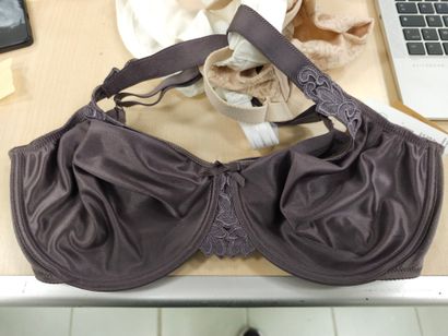 Lot de trois soutien-gorge taille 
95E
W...