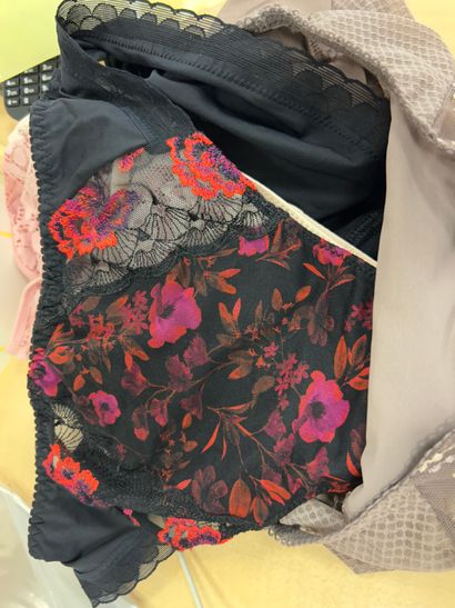 Lot de quatre culotte Taille 40
PRIMA DONNA
CHANTELLE
LINGA...
