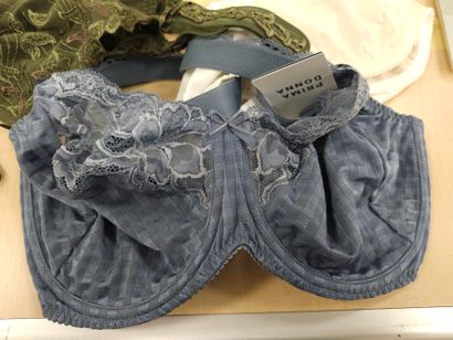 Lot de trois soutien-gorge taille 
95G
PRIMA...
