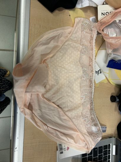 Lot de quatre culottes Taille 42
JOLIDON...