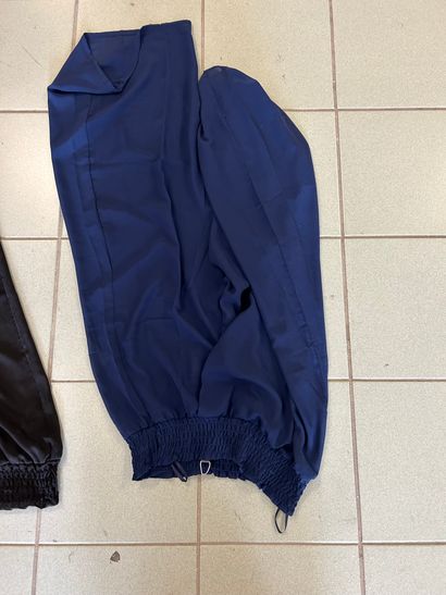 Lot de vetement Taille L ou 40 comprenant...