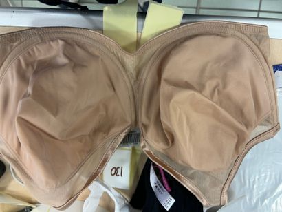 Lot de trois soutien-gorges Taille 100 G,...