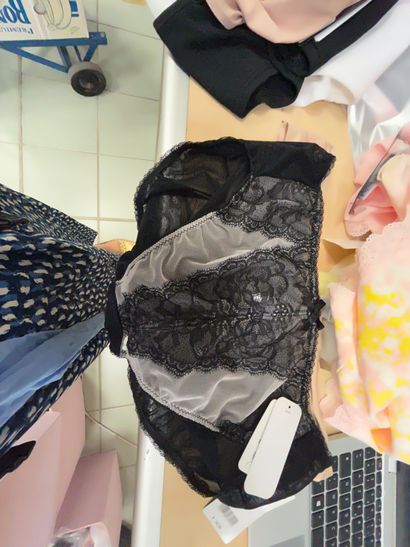 Lot de quatre culottes Taille 44
3 SKINY...