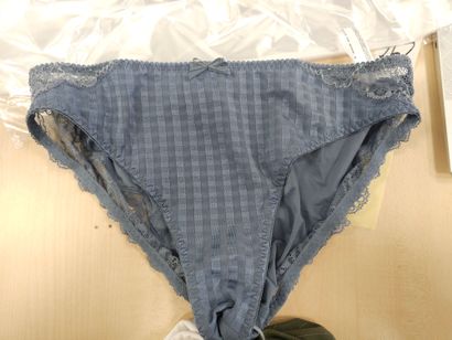 Lot de quatre culottes taille
42
CHANTELLE
PRIMA...