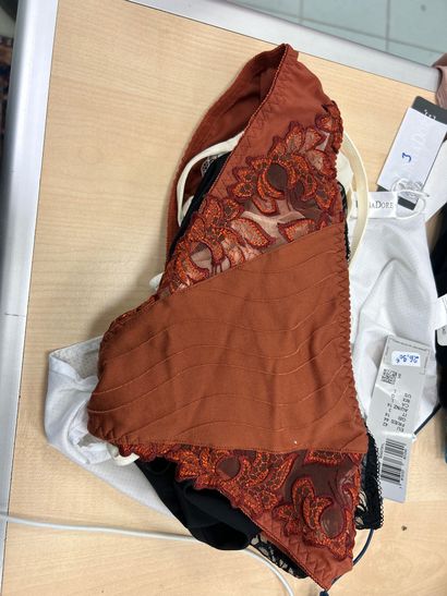 Lot de quatre culottes Taille 44
Linga Dore
2...