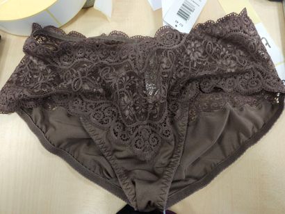 Lot de quatre culottes taille
42
TRIUMPH...