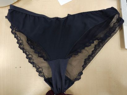 Lot de quatre culottes taille
42
CHANTELLE
MARIE...