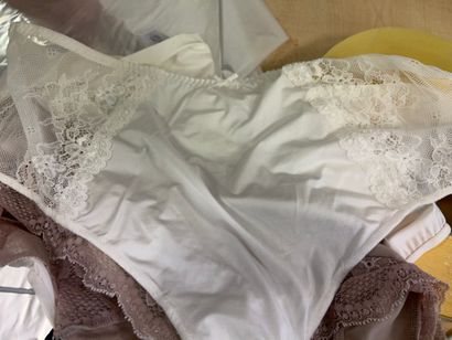Lot de quatre culottesTaille 46
SKINY
SKINY
LINGA...