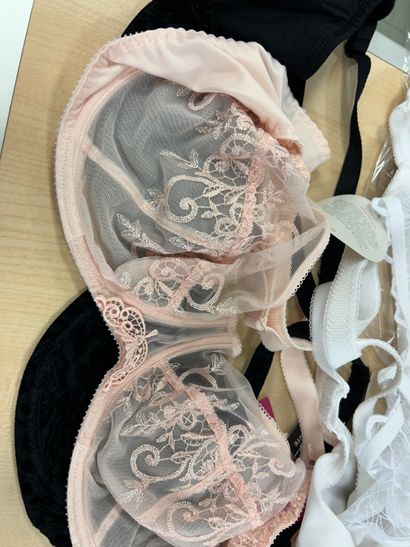 Lot de trois soutien-gorges Taille 90 C
TRIUMPH
EMPREINTE
PRIMA...