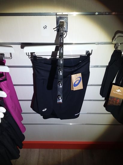 4 shorts taille L