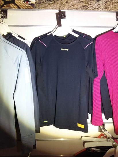 4 tshirts taillé M
