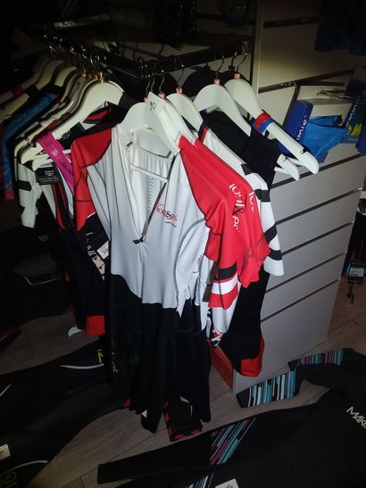 6 combinaisons de velo taille L