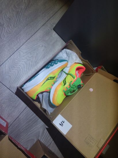 saucony taillé 33