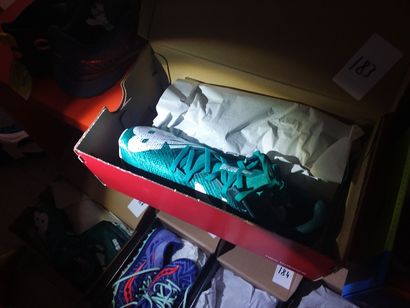 new balance 40.5
crampon